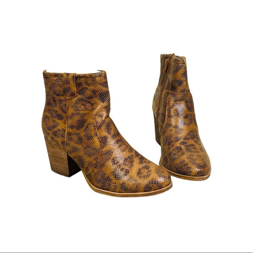 VeryG Brown Animal Snakeprint Faux Leather Block Heel Boots Booties Size 8 New
